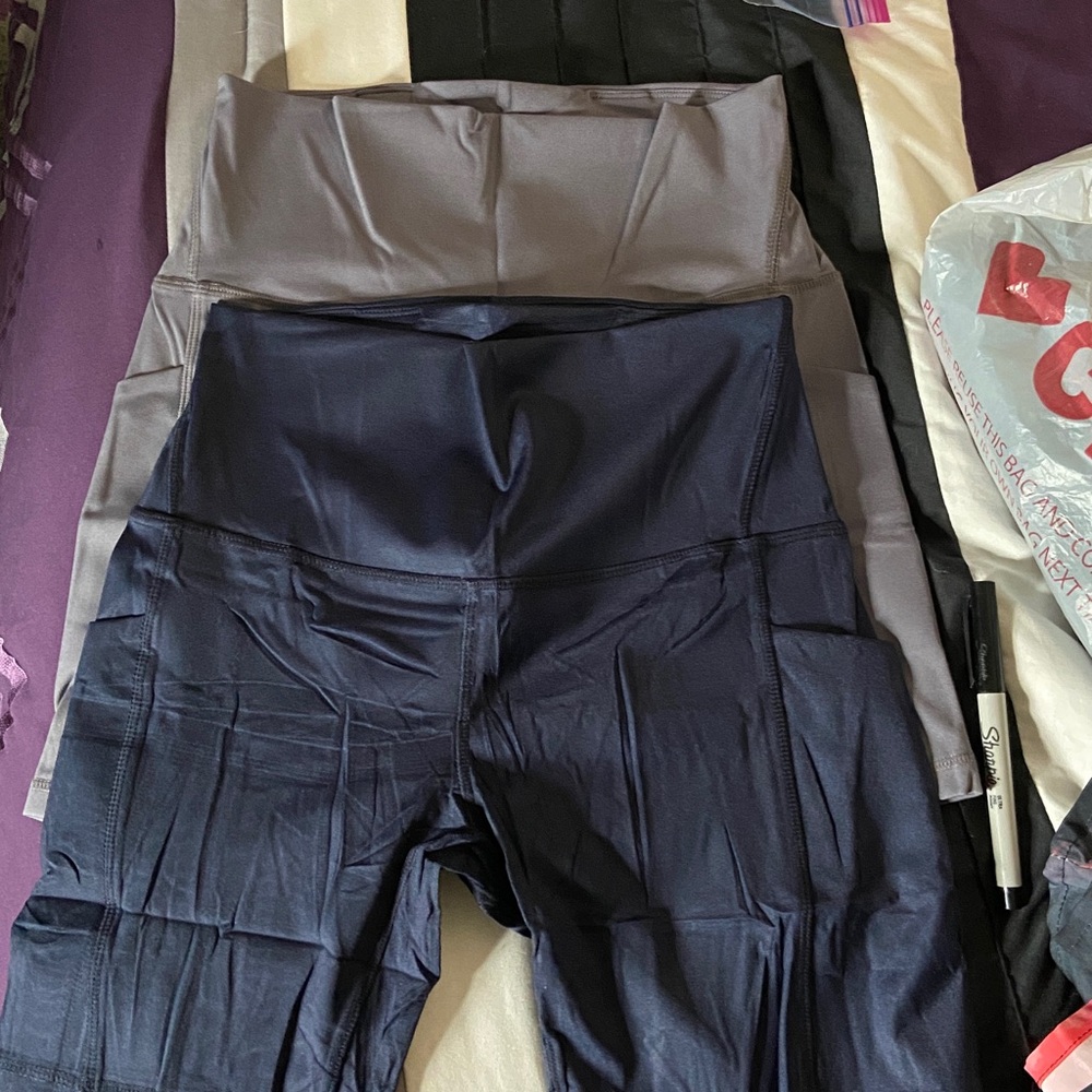 Stylish High-Waisted Leggings in Gray and Navy